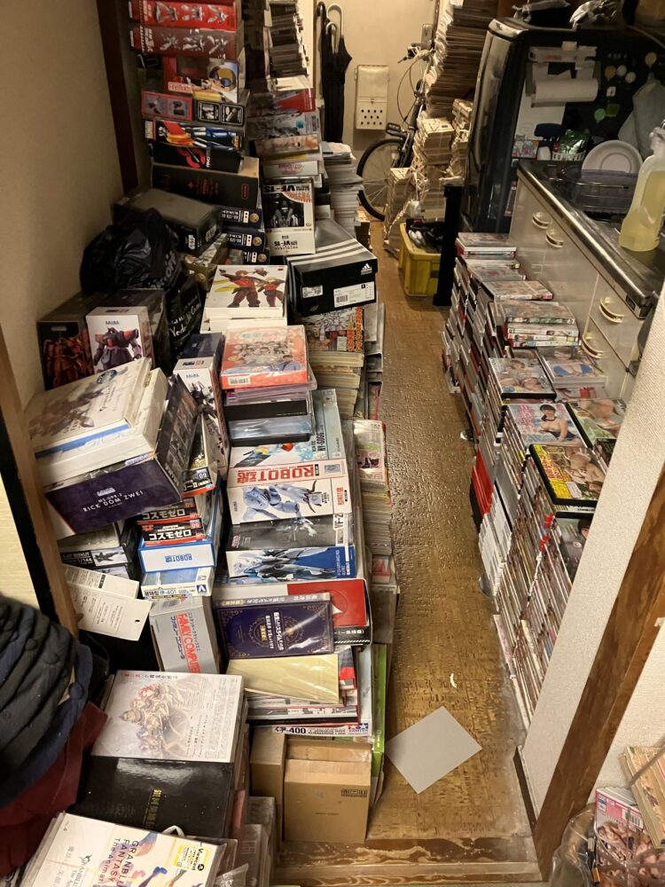 横浜市でアダルトDVDほか大量遺品出張買取の画像｜DVD買取のレコちゃんカンパニー