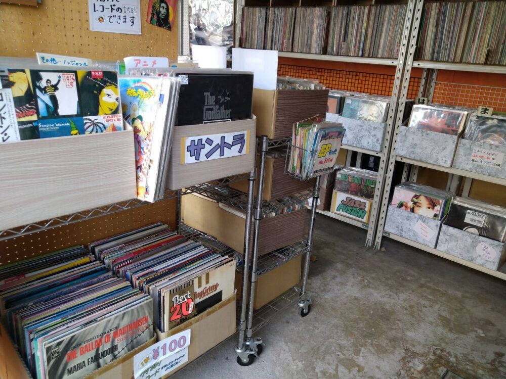 ガレージセールレコードコーナーのご紹介|千葉・酒々井の中古レコード店レコちゃんカンパニー酒々井店|常時3,000枚以上のレコード販売中です